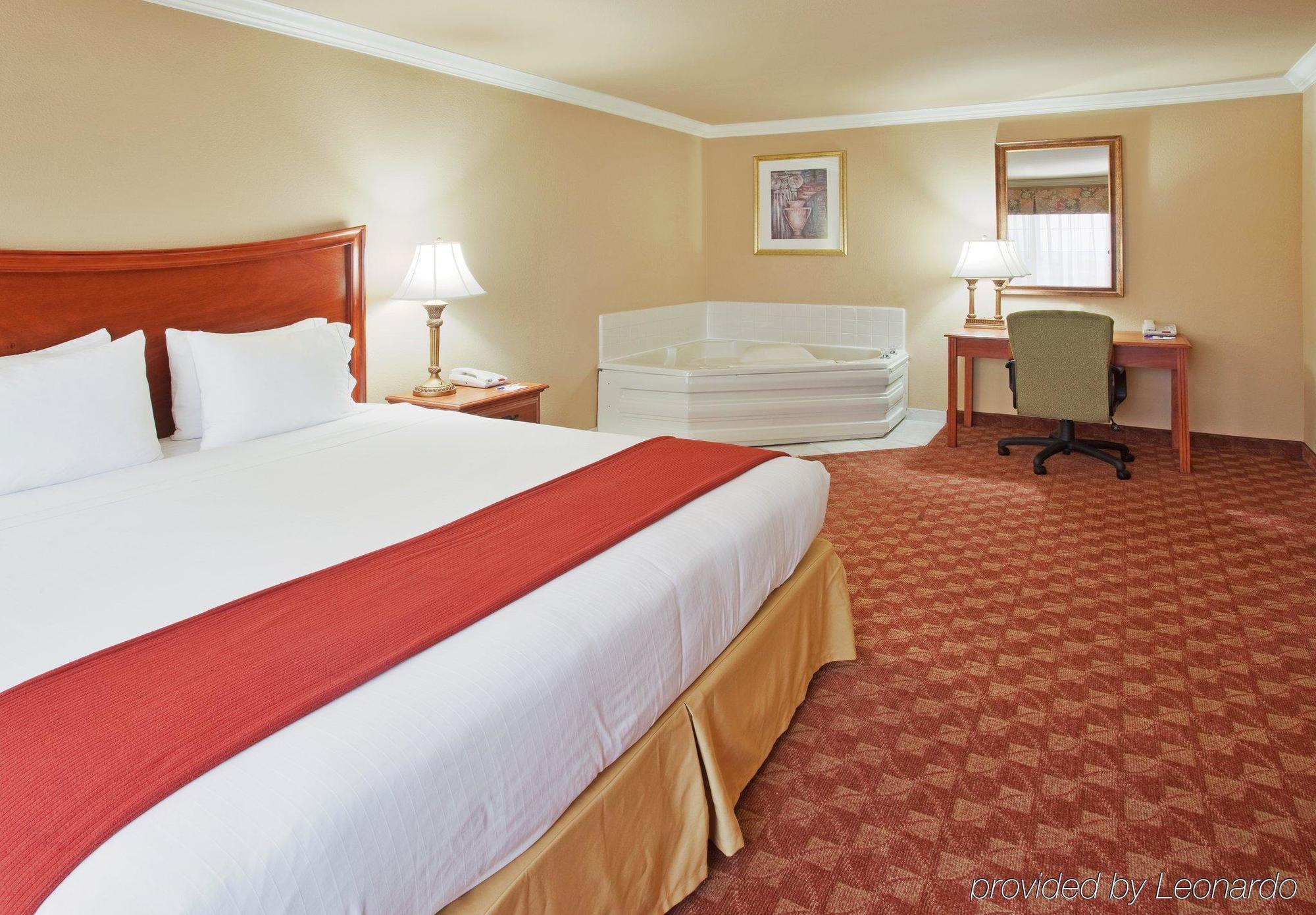 Holiday Inn Express & Suites Oakland - Airport By Ihg Quarto foto