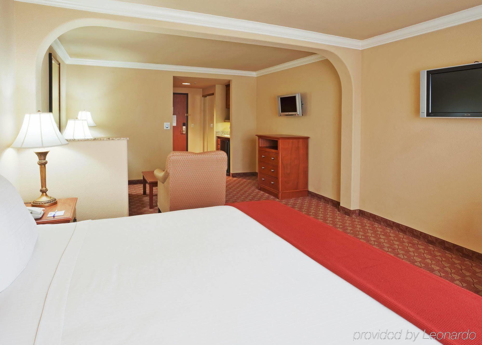 Holiday Inn Express & Suites Oakland - Airport By Ihg Quarto foto